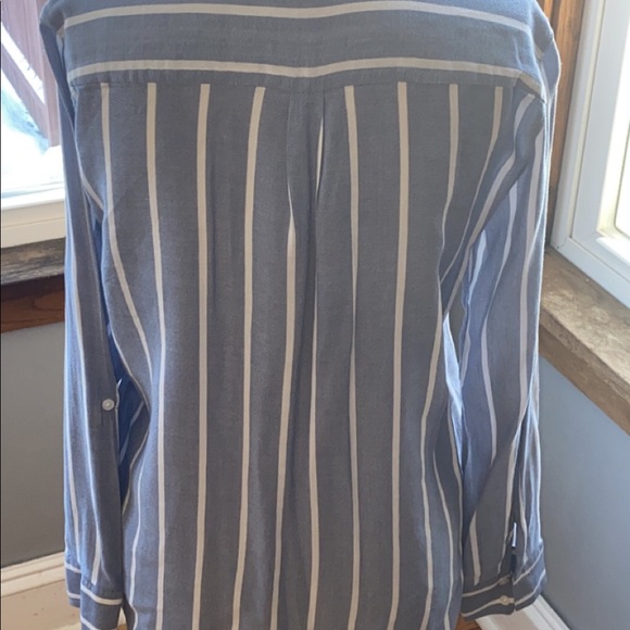 Button up blouse - Picture 2 of 4